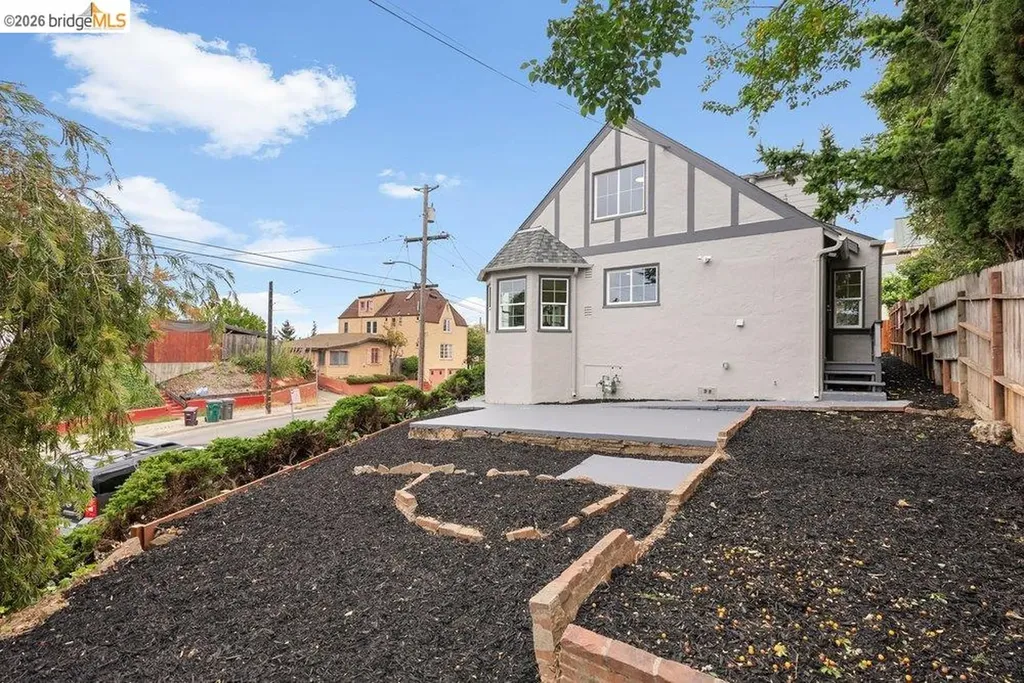 3311 Kingsland Avenue Oakland CA 94619