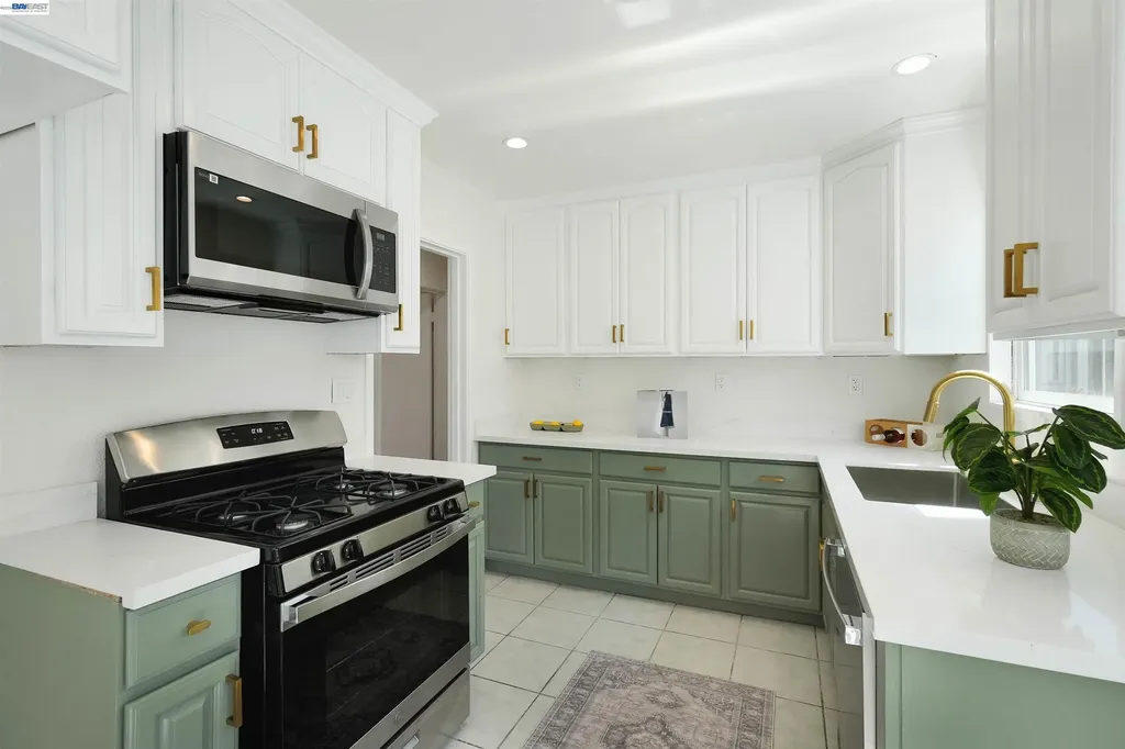 945 62nd Street Oakland CA 94608