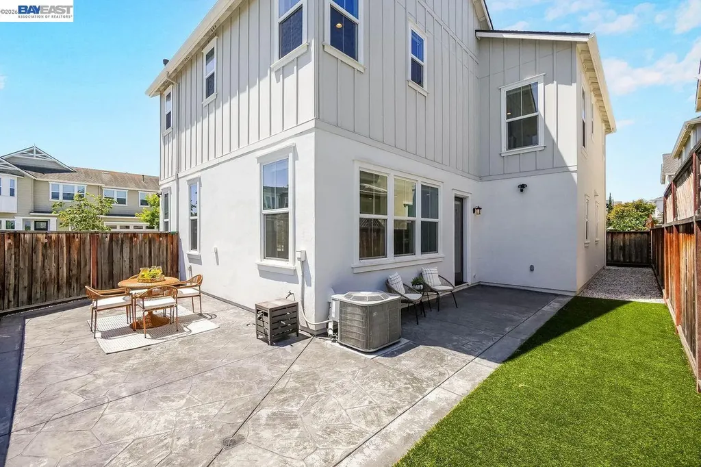 8315 Bluff Way Newark CA 94560