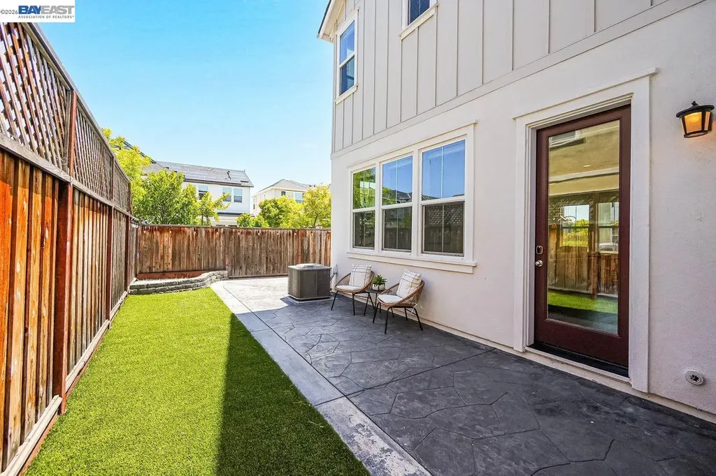 8315 Bluff Way Newark CA 94560