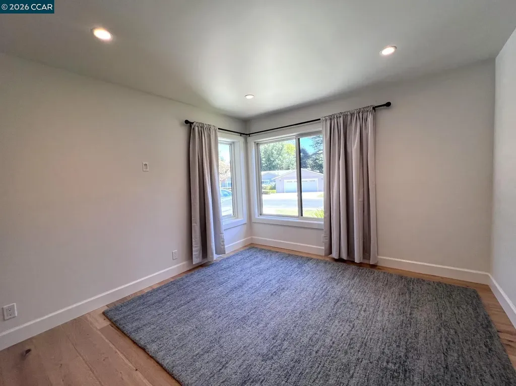 2 Estabueno Drive Orinda CA 94563
