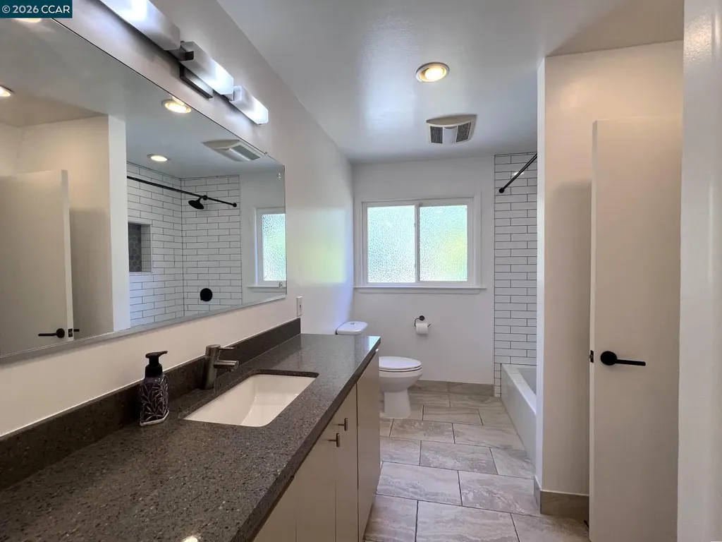 2 Estabueno Drive Orinda CA 94563