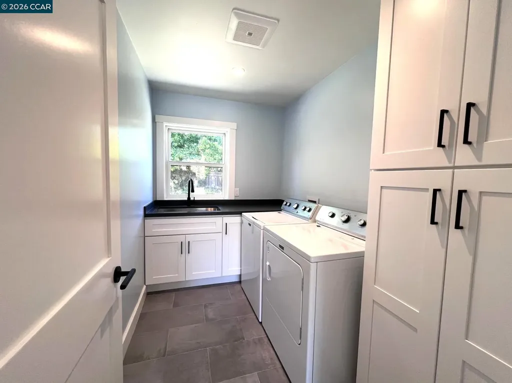 2 Estabueno Drive Orinda CA 94563