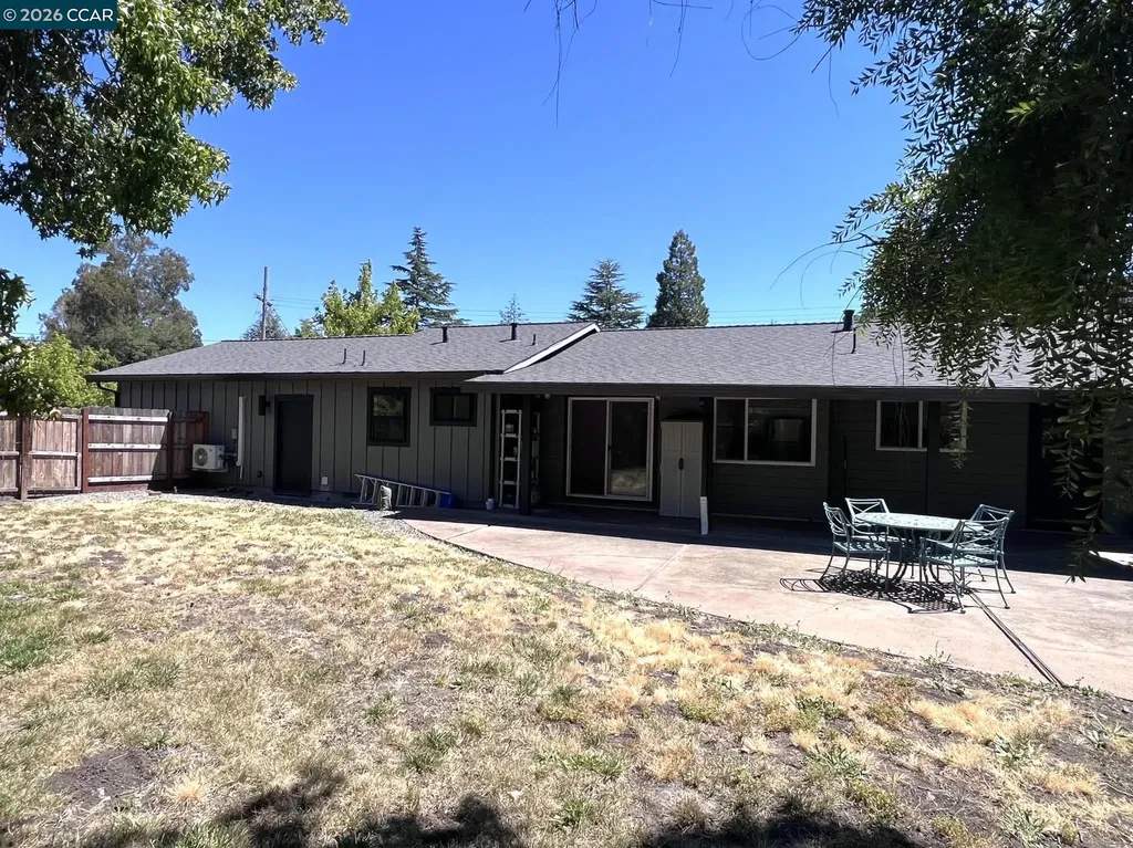 2 Estabueno Drive Orinda CA 94563