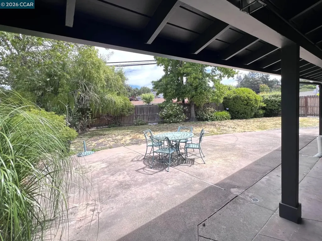 2 Estabueno Drive Orinda CA 94563