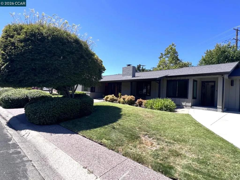 2 Estabueno Drive Orinda CA 94563