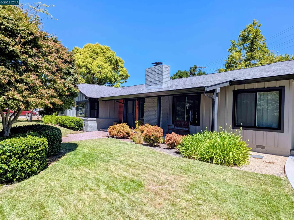 2 Estabueno Drive Orinda CA 94563