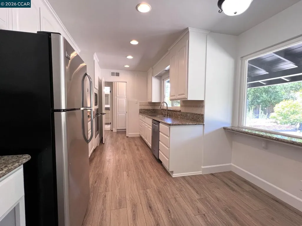 2 Estabueno Drive Orinda CA 94563