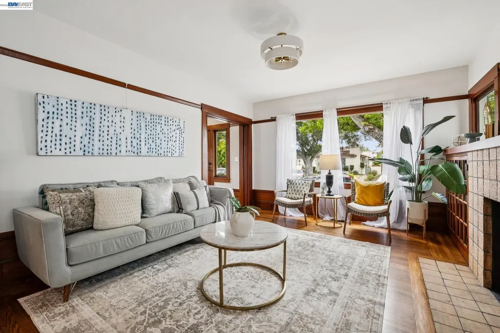 1827 Santa Clara Avenue Alameda CA 94501