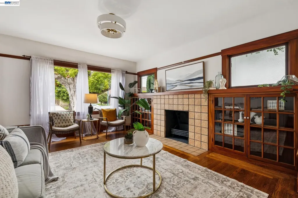 1827 Santa Clara Avenue Alameda CA 94501