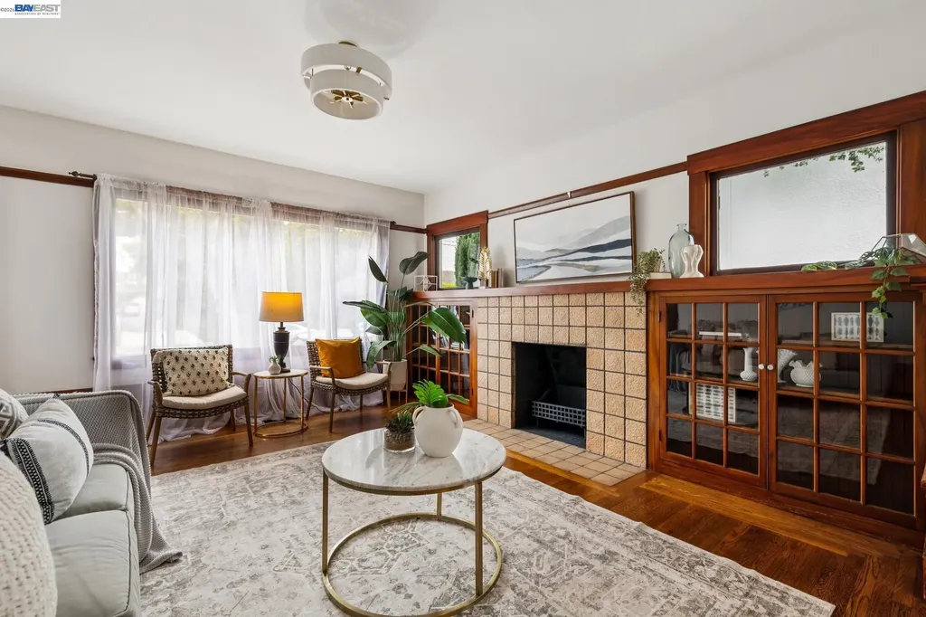1827 Santa Clara Avenue Alameda CA 94501