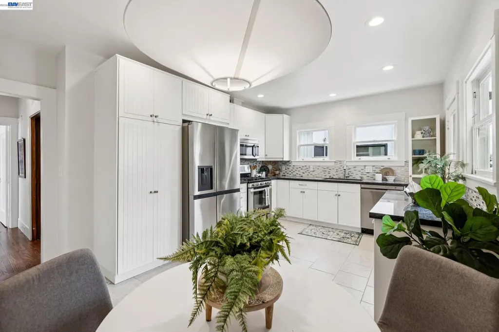 1827 Santa Clara Avenue Alameda CA 94501