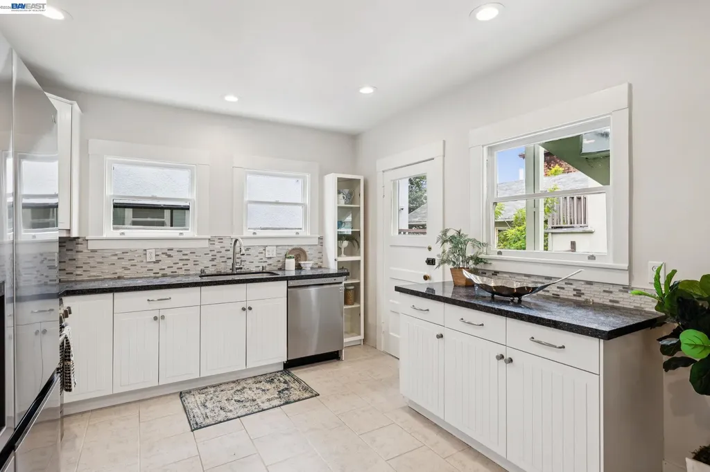 1827 Santa Clara Avenue Alameda CA 94501