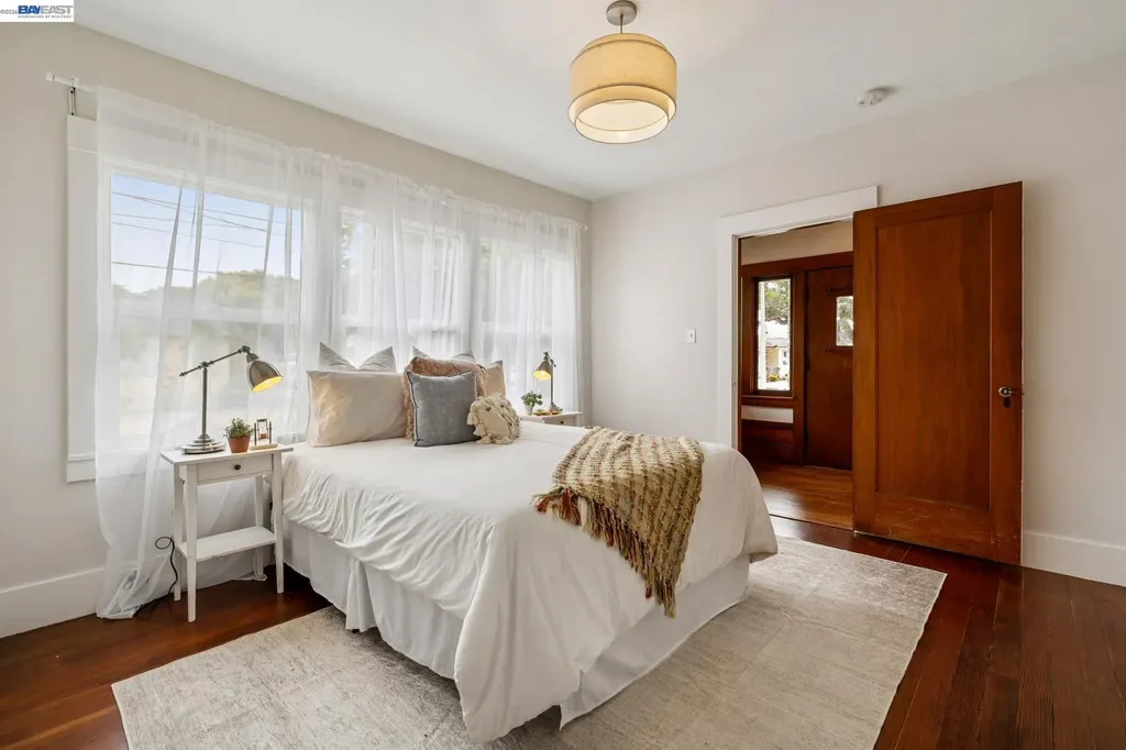 1827 Santa Clara Avenue Alameda CA 94501