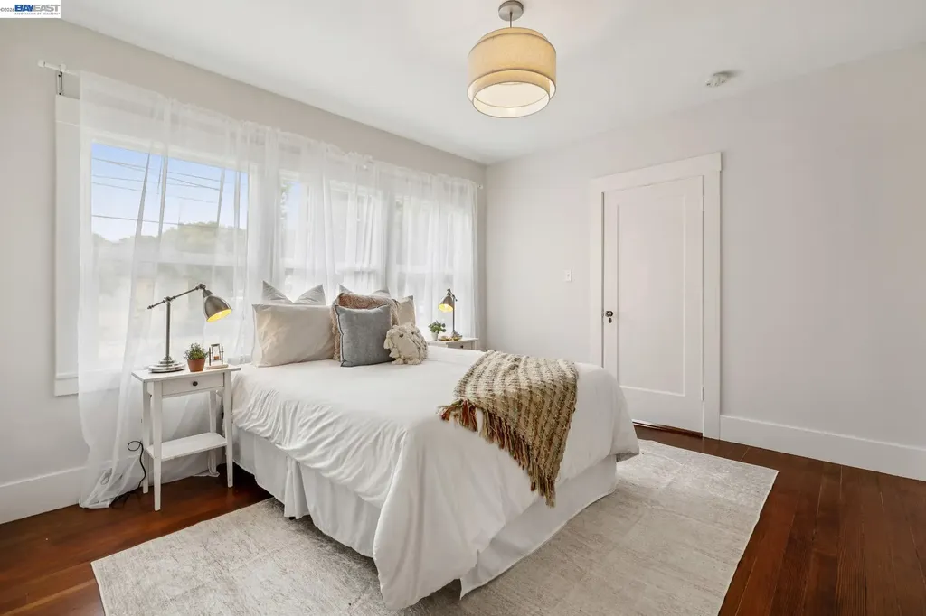 1827 Santa Clara Avenue Alameda CA 94501