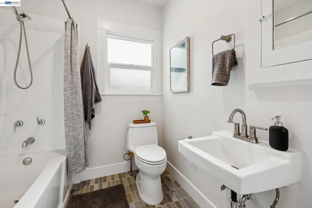 1827 Santa Clara Avenue Alameda CA 94501