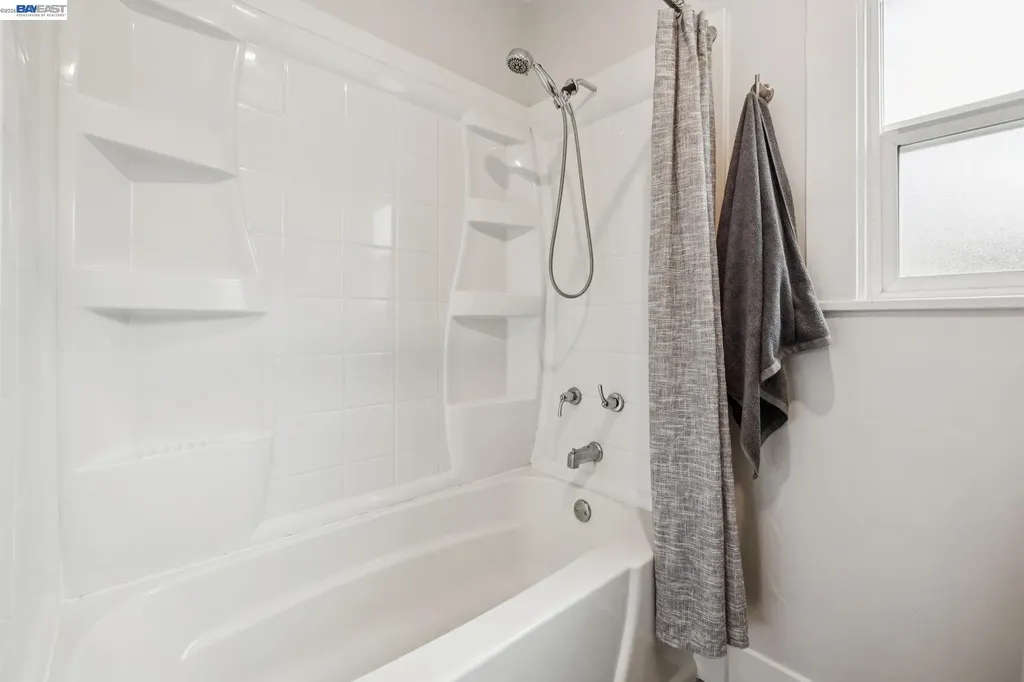 1827 Santa Clara Avenue Alameda CA 94501