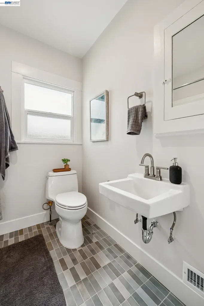 1827 Santa Clara Avenue Alameda CA 94501