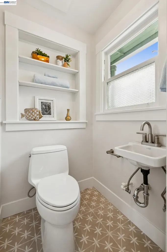 1827 Santa Clara Avenue Alameda CA 94501