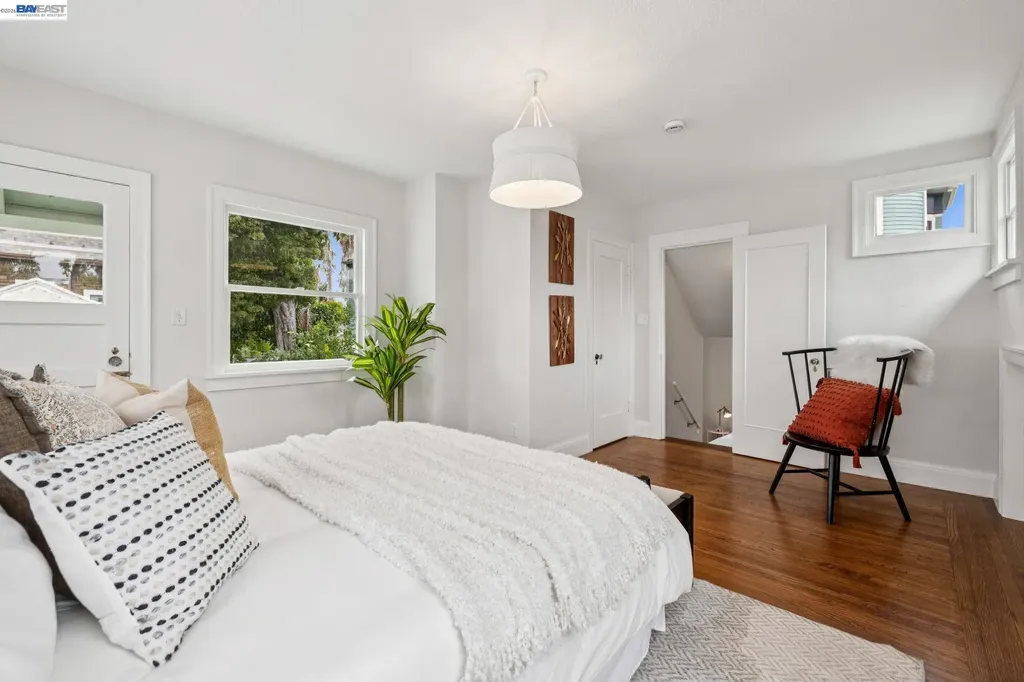 1827 Santa Clara Avenue Alameda CA 94501