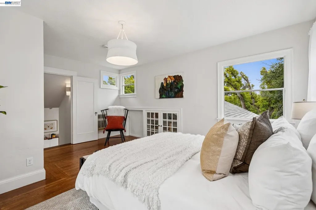 1827 Santa Clara Avenue Alameda CA 94501