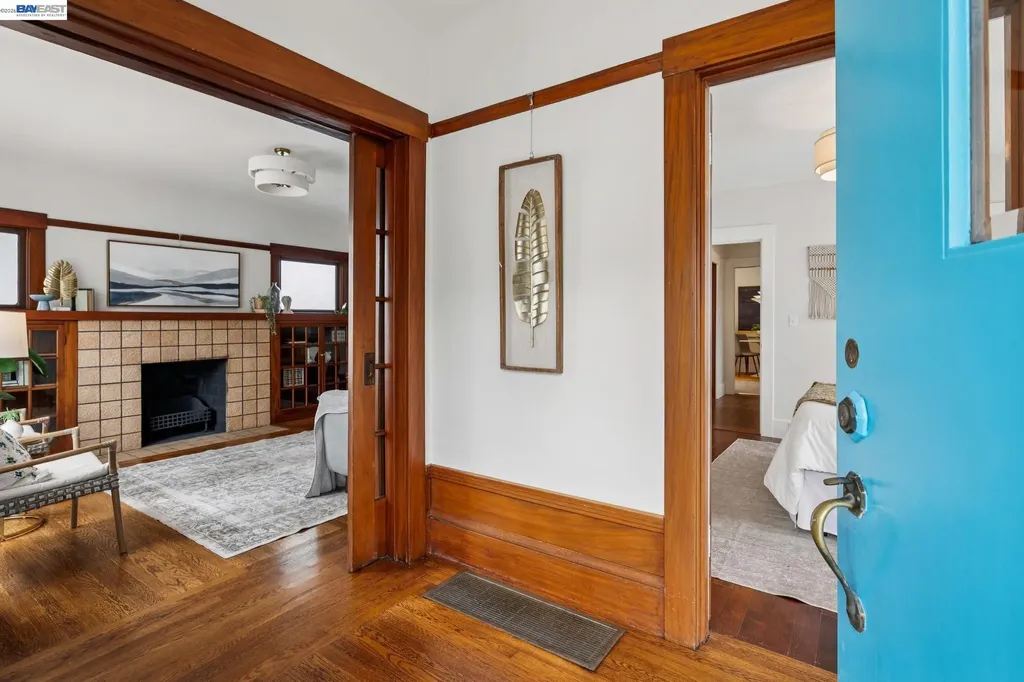 1827 Santa Clara Avenue Alameda CA 94501