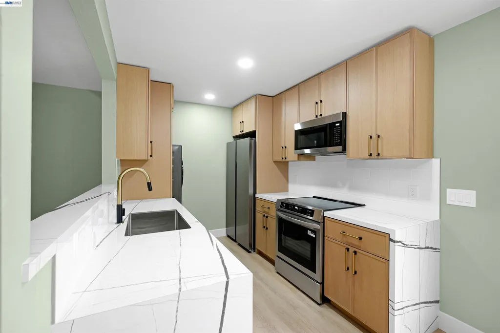 13556 Bancroft Avenue San Leandro CA 94578