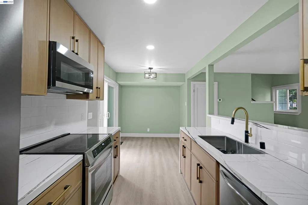 13556 Bancroft Avenue San Leandro CA 94578