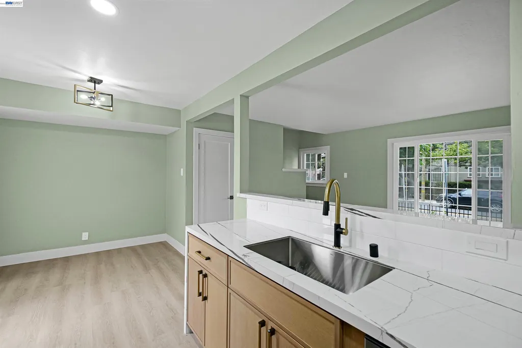 13556 Bancroft Avenue San Leandro CA 94578