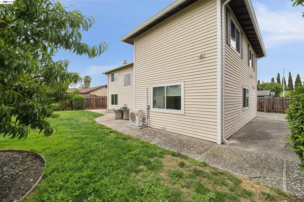 37842 Dahlia Drive Newark CA 94560