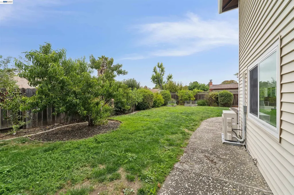 37842 Dahlia Drive Newark CA 94560