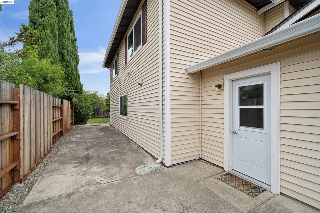 37842 Dahlia Drive Newark CA 94560