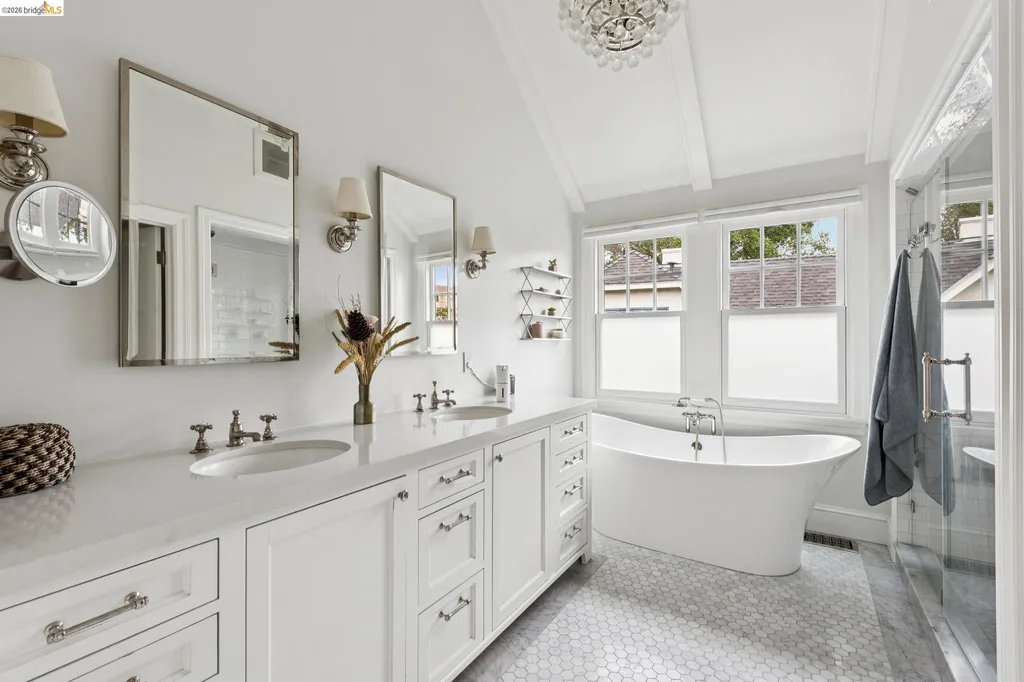 68 Oakmont Avenue Piedmont CA 94610