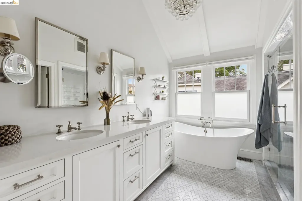 68 Oakmont Avenue Piedmont CA 94610