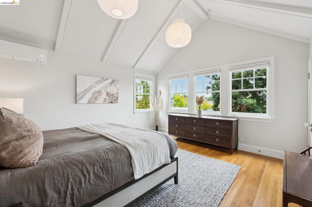 68 Oakmont Avenue Piedmont CA 94610