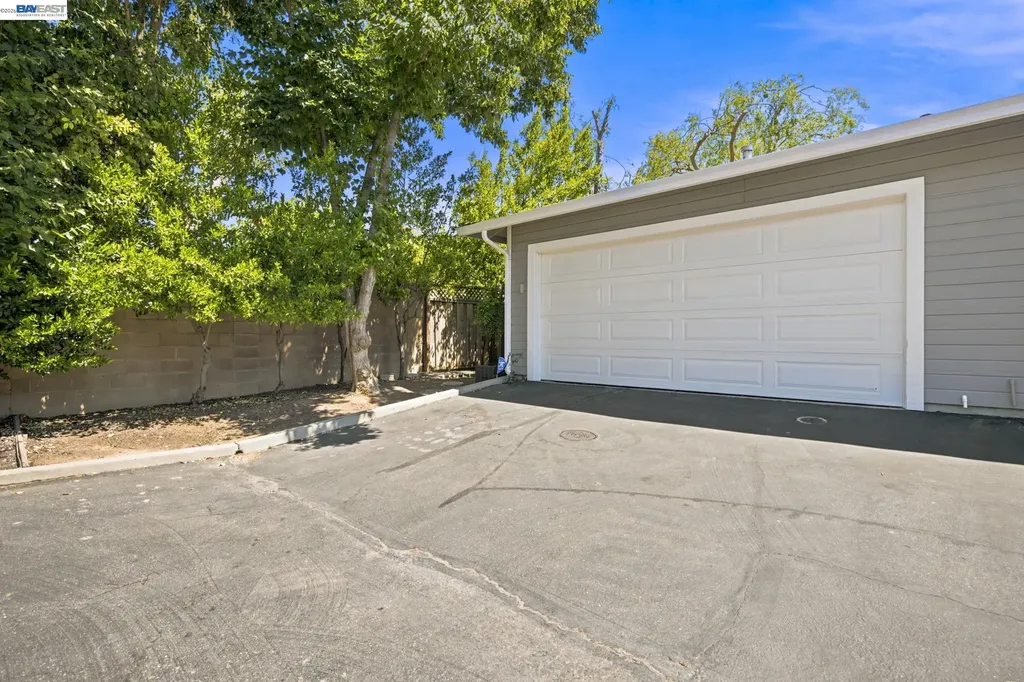 3747 Vineyard Avenue Pleasanton CA 94566