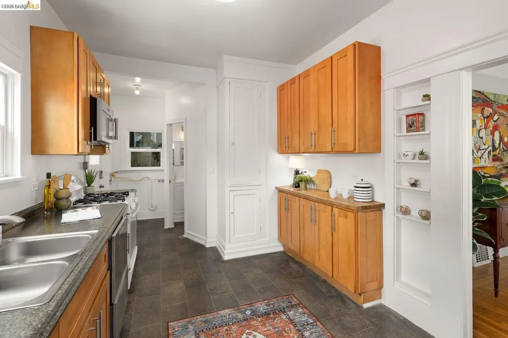 2633 Regent Street Berkeley CA 94704