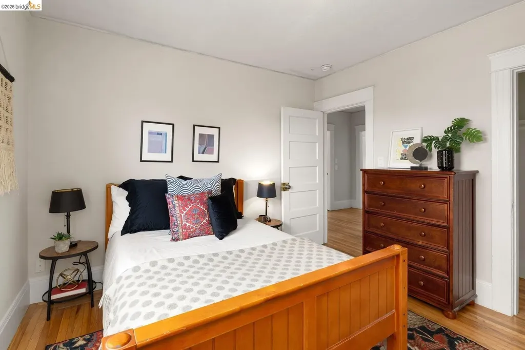 2633 Regent Street Berkeley CA 94704