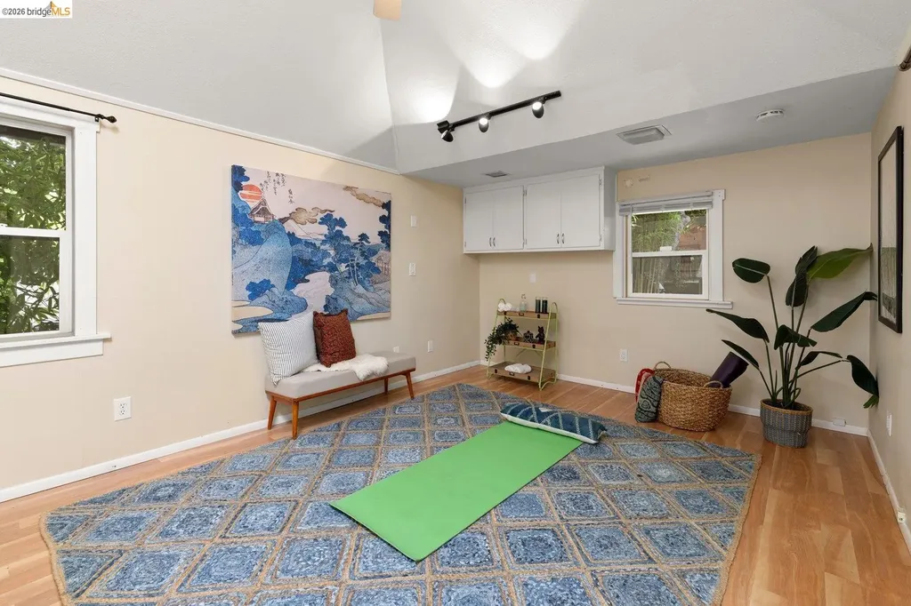 2633 Regent Street Berkeley CA 94704