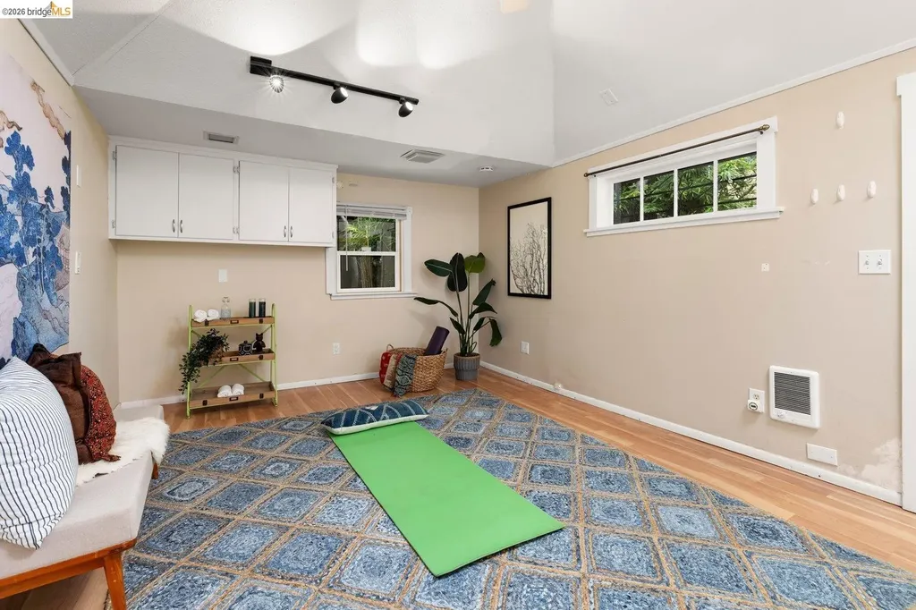 2633 Regent Street Berkeley CA 94704