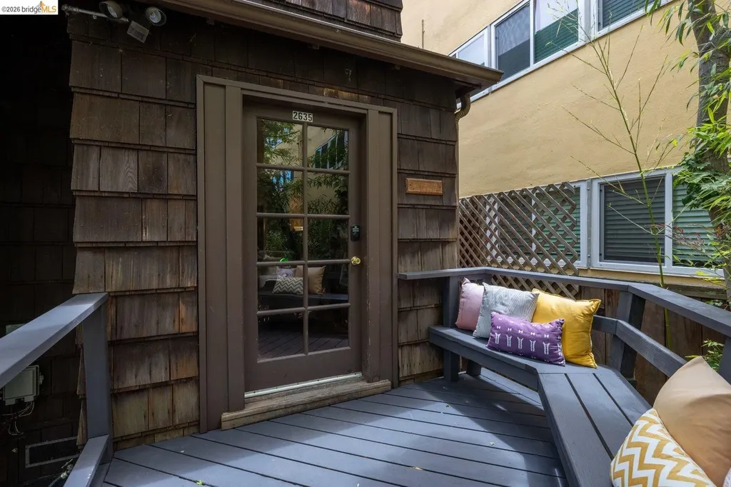 2633 Regent Street Berkeley CA 94704