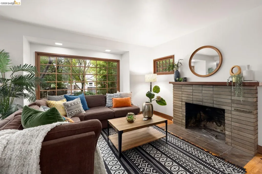2633 Regent Street Berkeley CA 94704