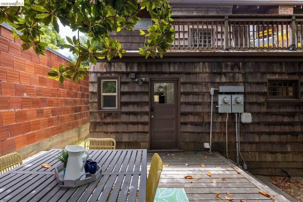 2633 Regent Street Berkeley CA 94704
