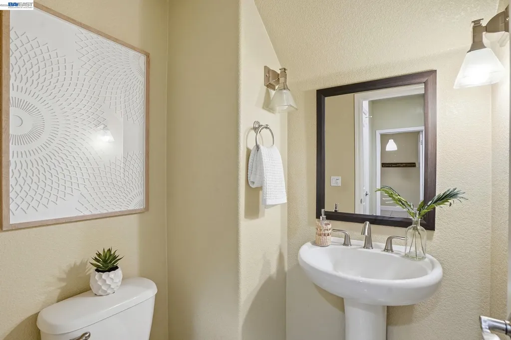 674 Selby Lane Livermore CA 94551