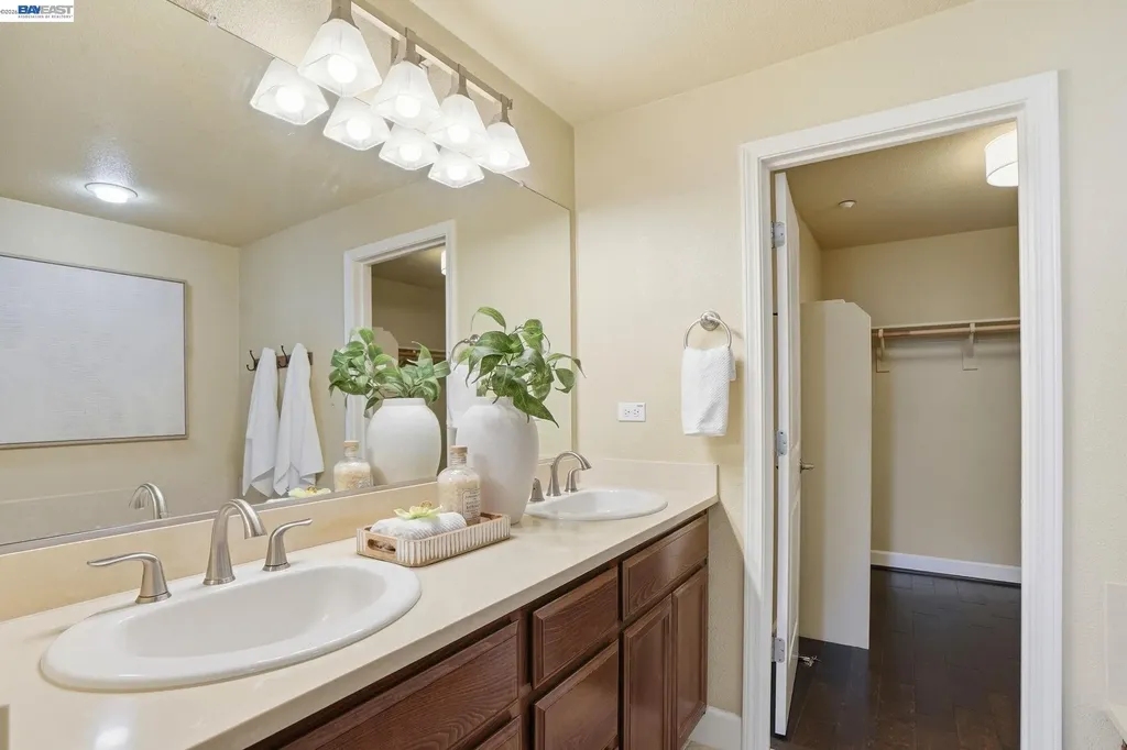 674 Selby Lane Livermore CA 94551