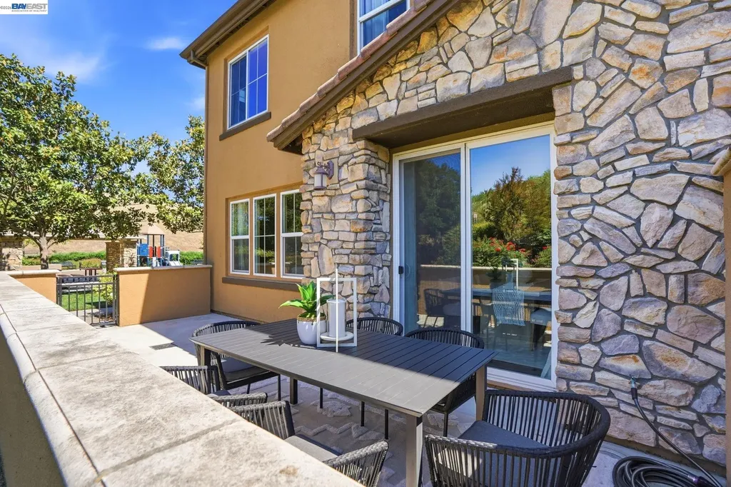 674 Selby Lane Livermore CA 94551