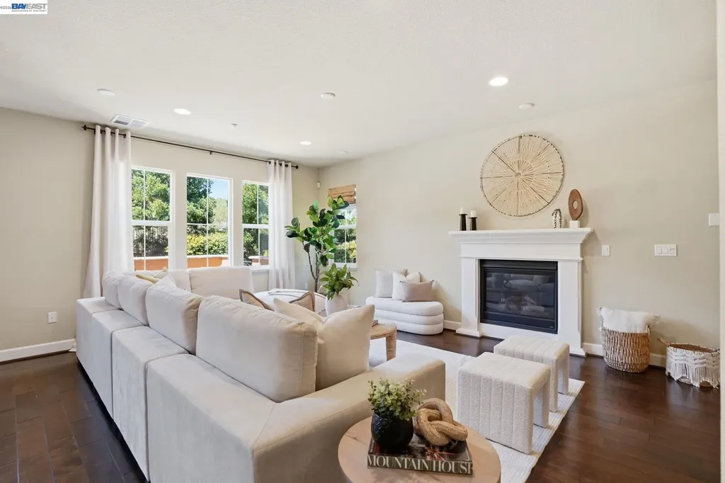 674 Selby Lane Livermore CA 94551