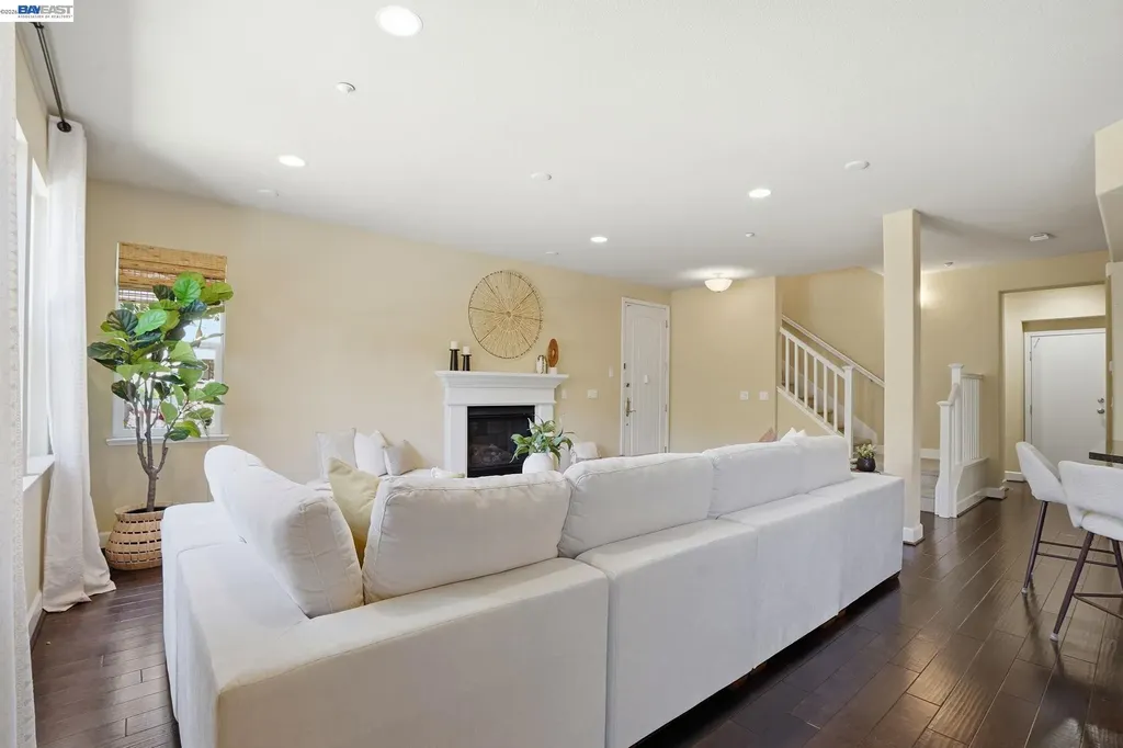 674 Selby Lane Livermore CA 94551