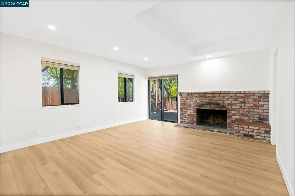 2542 Mockingbird Hill Road Walnut Creek CA 94597