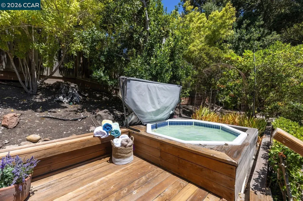 19 Valley Drive Orinda CA 94563
